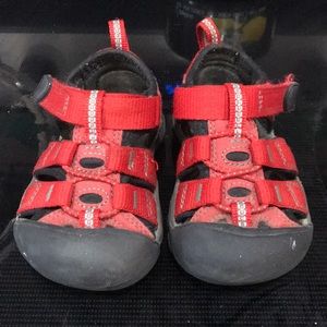 Toddler Keen Sneakers Size 5